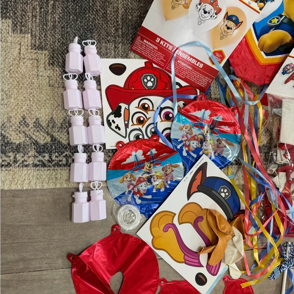 New Paw Patrol Party Supplies Piñata, Balloon Garland Banner Bubbles Blowouts